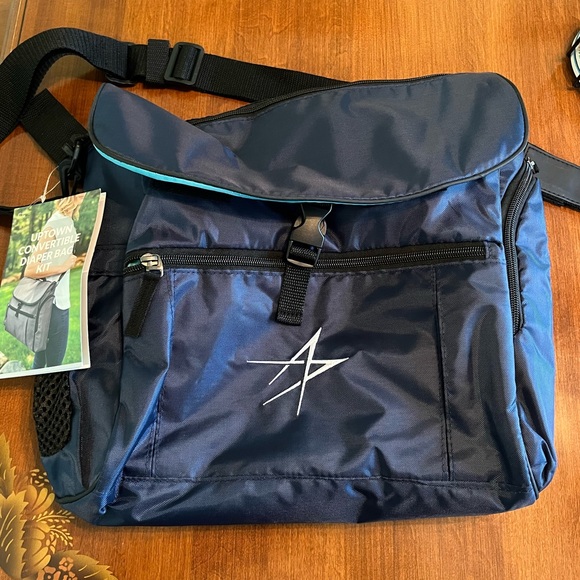 Gemline uptown navy blue convertible diaper bag NWT - Picture 5 of 8